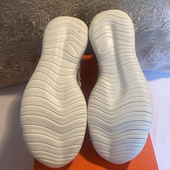 Women's Nike Flex Contact 3. US Size 9.5. - Picture 5 of 7